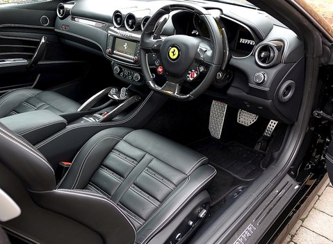 Ferrari FF 17
