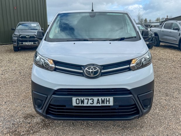 Toyota Proace SWB L1H1 [SOLD CM] Low Roof Icon Air Con Nav Sensors EURO 6 3