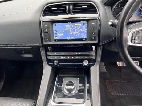 Jaguar F-Pace 2.0 D180 R-Sport Auto AWD Euro 6 (s/s) 5dr 17