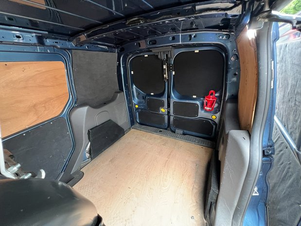 Ford Transit Connect SWB L1H1 Low Roof Limited 200 Alloys H/Seats Ply Sensors EURO 6 NO VAT 12