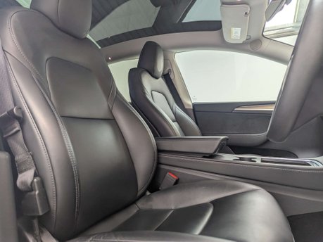 Tesla Model Y ModeL Y Long Range AWD 4WD 5dr 33