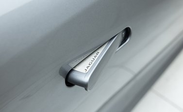 Jaguar F-Type SVR Convertible 46