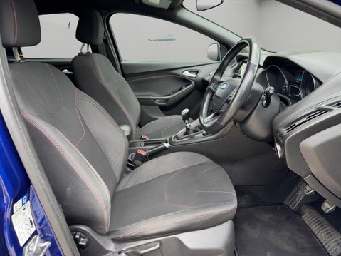 Ford Focus 1.0T EcoBoost ST-Line Euro 6 (s/s) 5dr 9