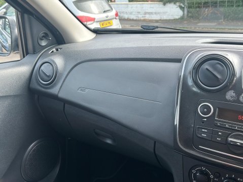 Dacia Logan 1.0 SCe Essential Euro 6 5dr 11