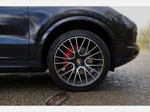Porsche Cayenne 3.0 Cayenne V6 Auto 4WD 5dr 8