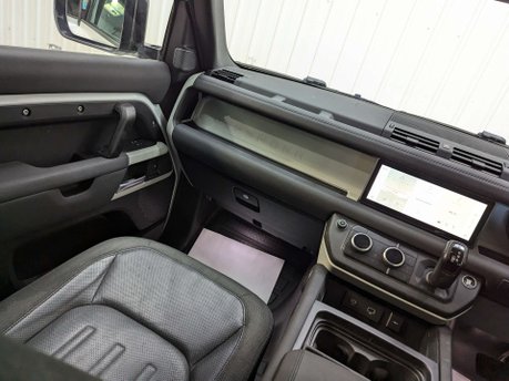 Land Rover Defender 2.0 Defender SE D Auto 4WD 5dr 46