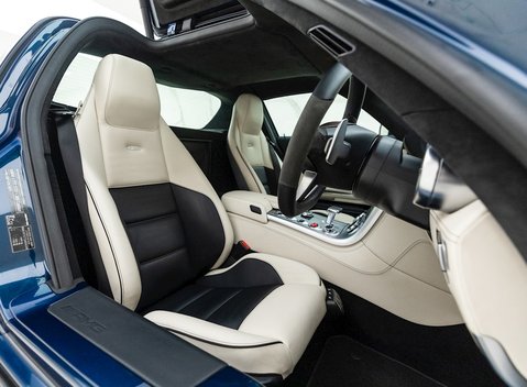 Mercedes-Benz SLS AMG 12