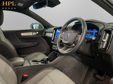 Volvo XC40 2.0 B3 MHEV Core SUV 5dr Petrol Hybrid DCT Auto Euro 6 (s/s) (163 ps) 12