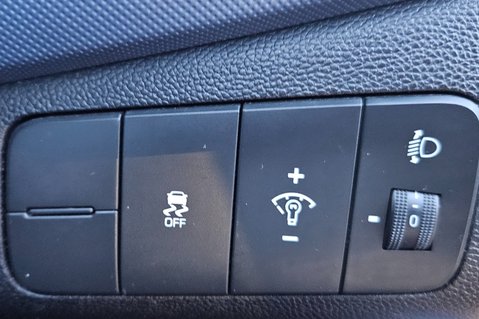 Hyundai i10 SE.. AUTOMATIC.. 1 PREVIOUS OWNER.. 6 SERVICE STAMPS,VERY WELL CARED FOR 23