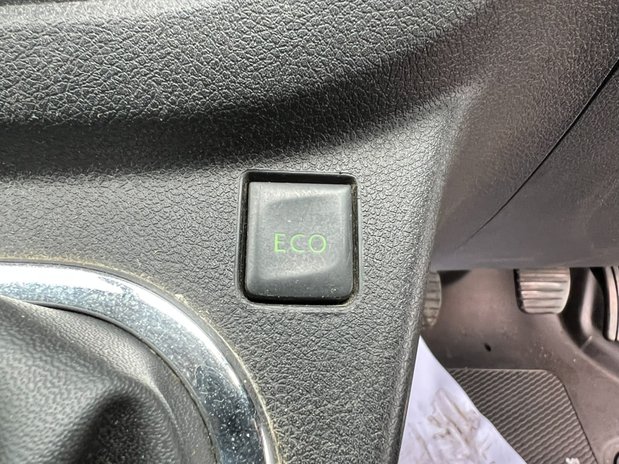 Renault Trafic Crew Cab SWB L1H1 Sport SL27 Air Con Alloys Nav Se 30