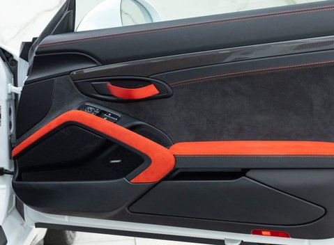 Porsche 911 GT2 RS (991) 22