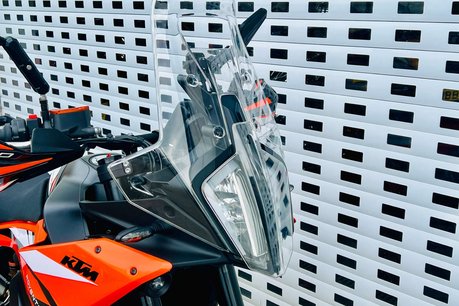 KTM Adventure 890 Adventure 16