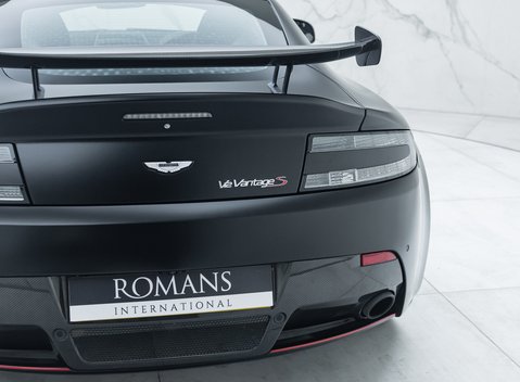 Aston Martin V12 Vantage S 30