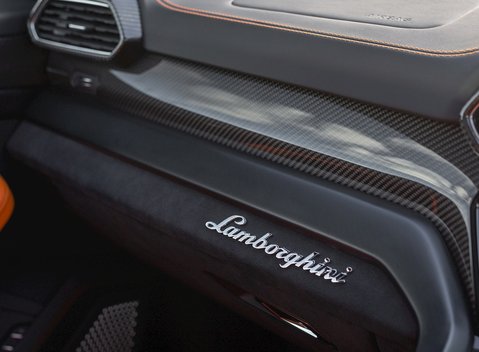 Lamborghini Urus Pearl Capsule 23