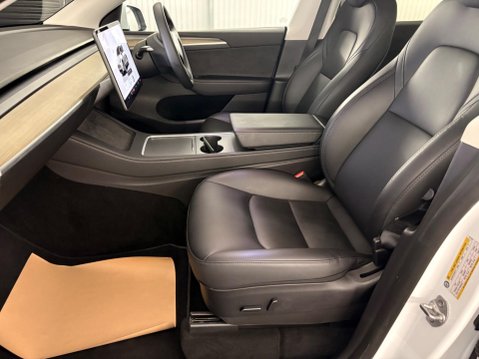 Tesla Model Y Auto RWD 5dr 5