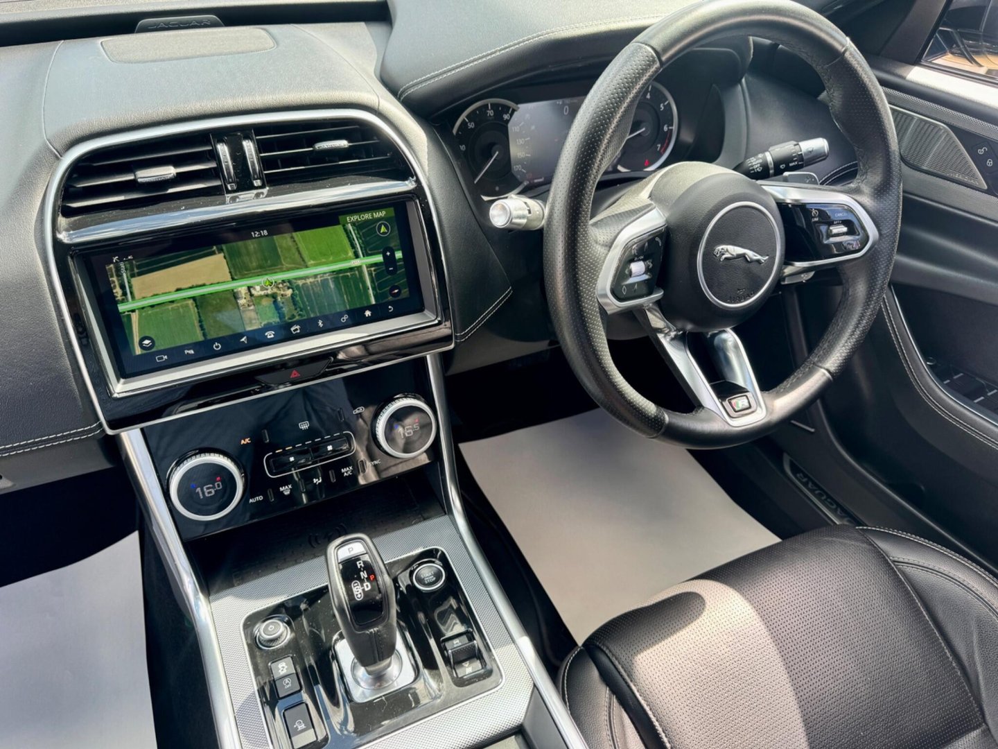 2019 Jaguar XE — image 9