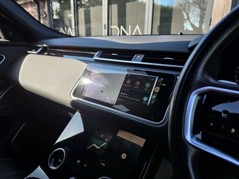 Land Rover Range Rover Velar 3.0 Range Rover Velar R-Dynamic SE D MHEV Auto 4WD 5dr 44