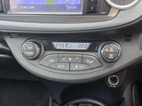 Toyota Yaris 1.5 VVT-h T Spirit Hatchback 5dr Petrol Hybrid CVT Euro 5 (101 ps) 31