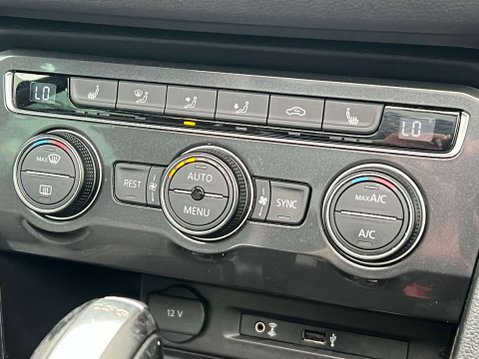 Volkswagen Tiguan 2.0 Tiguan R-Line TDI BlueMotion Technology 4Motion Semi-Automatic 4WD 5dr 28