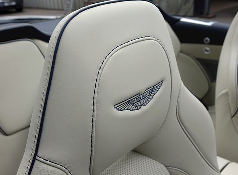 Aston Martin Vanquish Volante 21