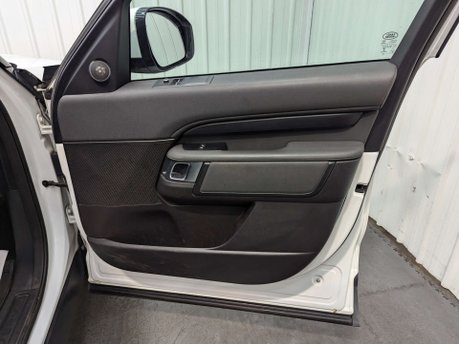 Land Rover Discovery 3.0 Discovery S TD6 Auto 4WD 52