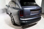 Rolls-Royce Cullinan V12. DYNAMIC PACKAGE. ACTIVE CRUISE. SHOOTING STAR HEADLINER. HUD 65