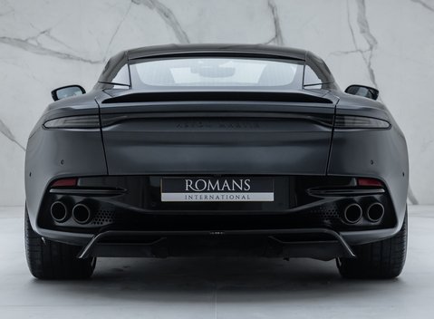 Aston Martin DBS Superleggera 8