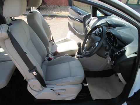 Ford B-Max 1.0T EcoBoost Titanium Navigator Euro 6 5dr 25