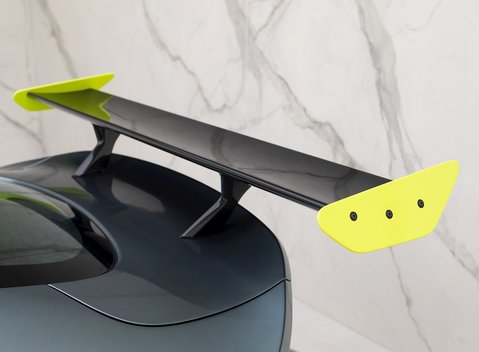 Aston Martin Vantage GT8 26