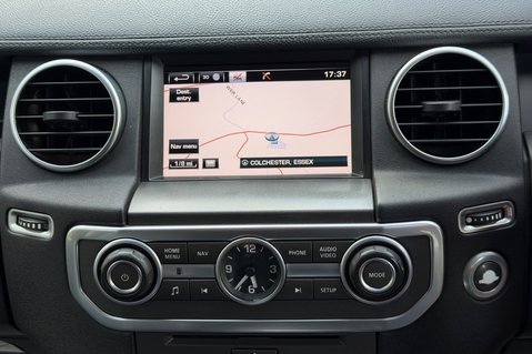 Land Rover Discovery SDV6 SE TECH - 11 SERVICES RECORDED INC CAMBELT CHANGE 36