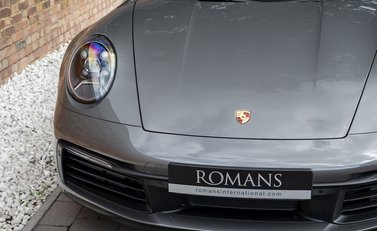 Porsche 911 Carrera 4S (992) 23