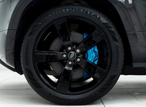 Land Rover Defender 90 V8 Bond Edition 8