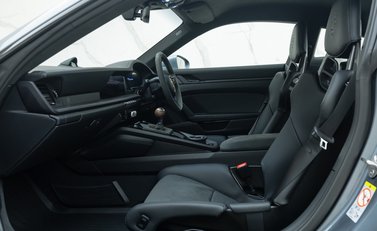 Porsche 911 Carrera T (992.2) 13