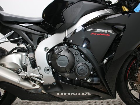 Honda CBR1000RR Fireblade CBR 1000 RA-G Fireblade 21