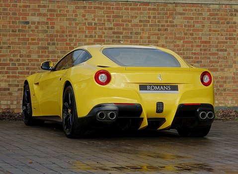 Ferrari F12 Berlinetta 18