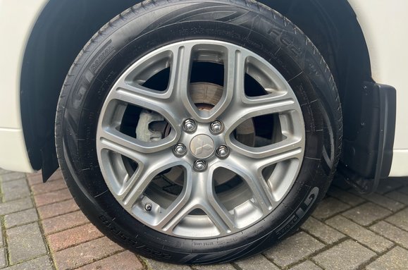 Mitsubishi Outlander PHEV 2.0h 12kWh GX4h CVT 4WD AUTO 13