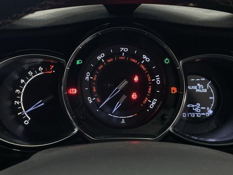 DS DS 3 1.2 PureTech Connected Chic Hatchback 3dr Petrol Manual Euro 6 (82 ps) 25
