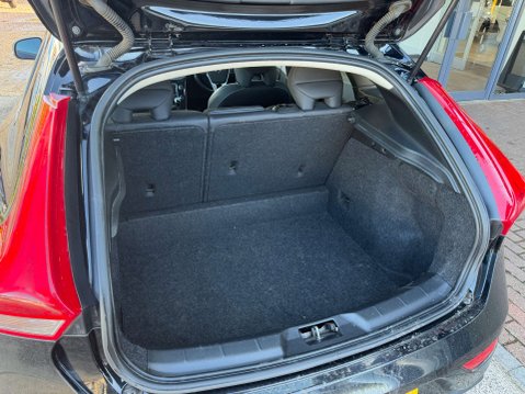 Volvo V40 2.0 V40 Momentum Nav+ D2 5dr 21