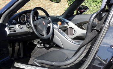 Porsche Carrera GT 6