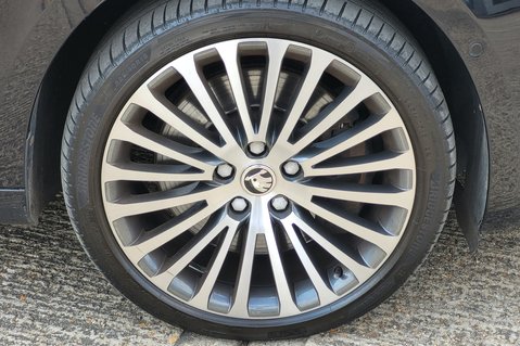 Skoda Superb LAURIN AND KLEMENT V6 DSG 50