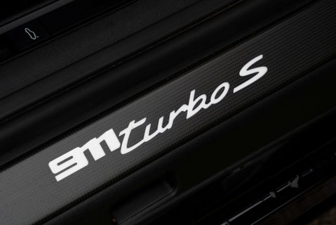 Porsche 911 Turbo S PDK Coupe 22