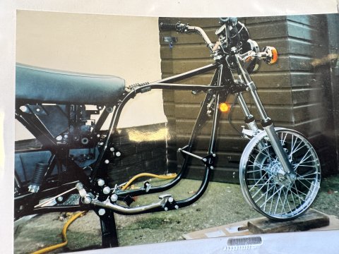 Kawasaki Z900 A4 24