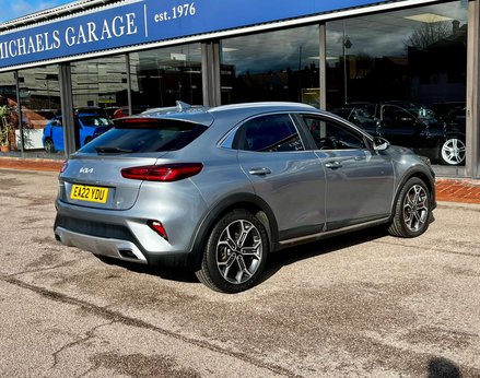 Kia Xceed 1.0 XCeed Connect ISG 5dr 8