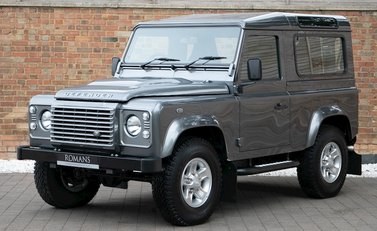 Land Rover Defender 90 TD XS Station Wagon 6