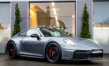 Porsche 911 Carrera 4 GTS (992.2) 2