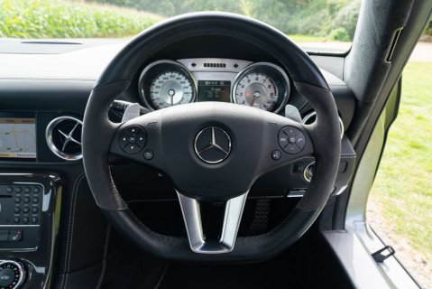 Mercedes-Benz SLS AMG 12