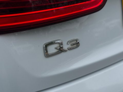 Audi Q3 2.0 TDI S line S Tronic quattro Euro 5 (s/s) 5dr 42