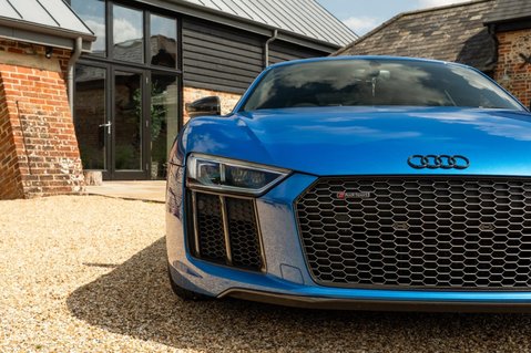 Audi R8 5.2 FSI V10 Plus S Tronic quattro Euro 6 (s/s) 2dr 11