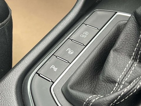 Volkswagen Tiguan 2.0 Tiguan R-Line TDI BlueMotion Technology 4Motion Semi-Automatic 4WD 5dr 48