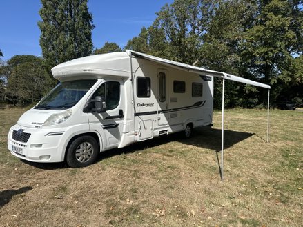 Peugeot Boxer AUTOCRUISE OAKMONT 4 BERTH 3.0 LOW PROFILE ISLAND BED 